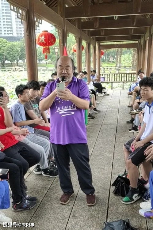 耒陽(yáng)高三學(xué)子遠(yuǎn)足順湖休閑游 減壓迎考，擁抱自然